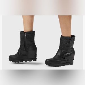 SOREL WEDGE BOOTS